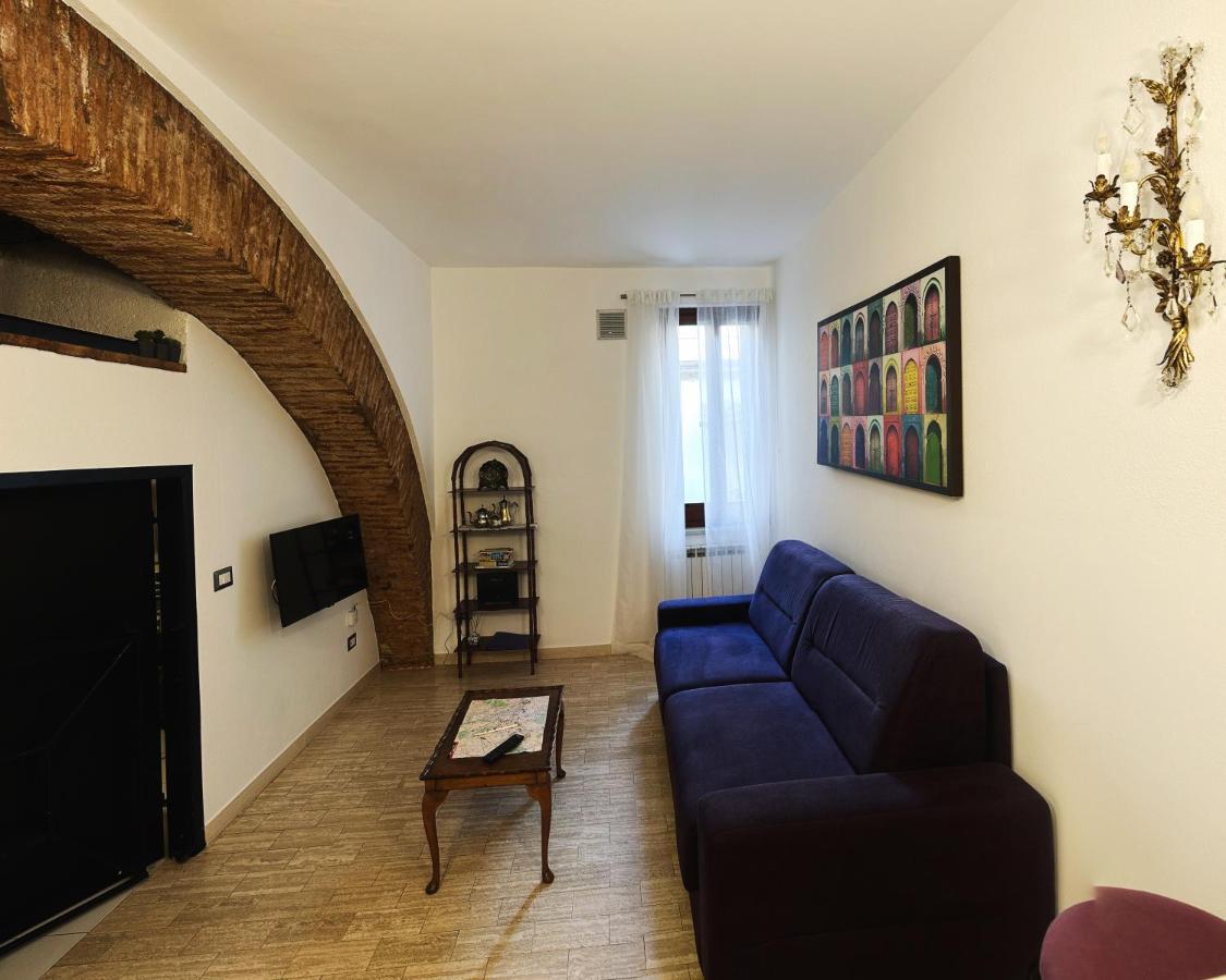 Lovely Apartment In Via Della Scala, Trastevere روما المظهر الخارجي الصورة